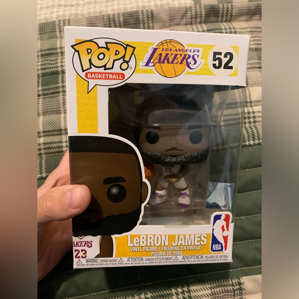 FUNKO POP! LEBRON JAMES